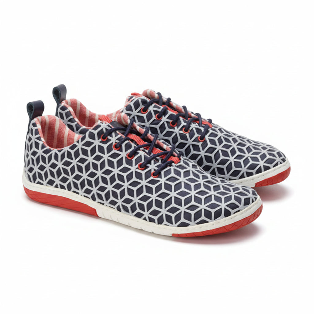 Außergewöhnliche Barfußschuhe mit Muster in weiß schwarz und rot