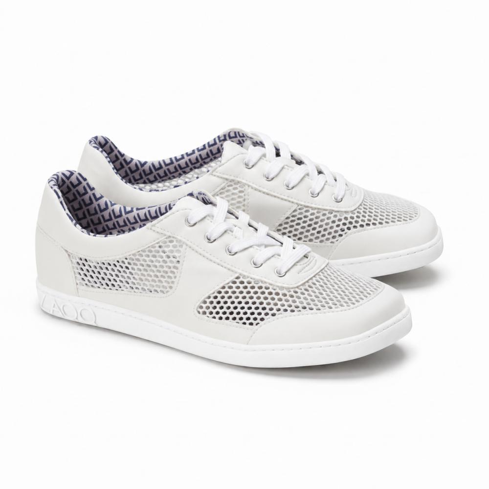 weiße luftige Sommer Sneaker für Damen als Barfußschuhe mit angenehmer Weite für breitere Füße