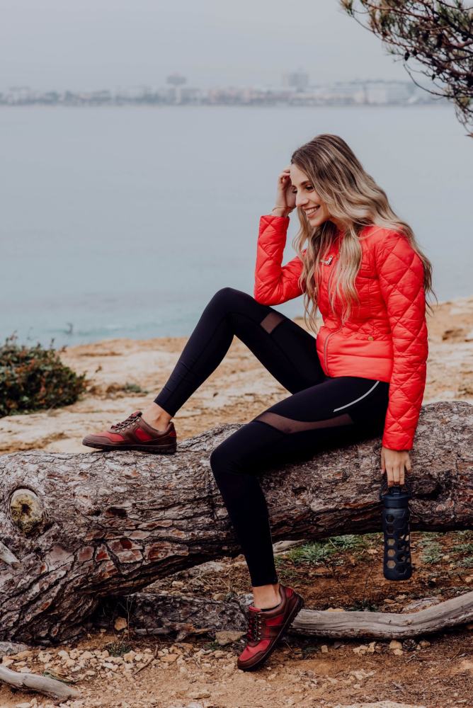 Hiqe Low Vegan Camel rouge étanche