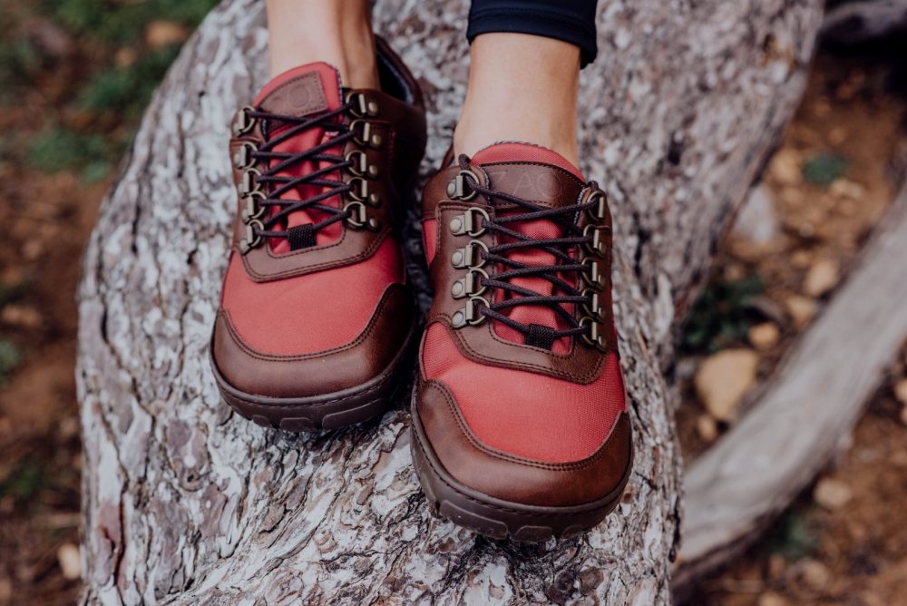 Hiqe Low Vegan Camel rouge étanche